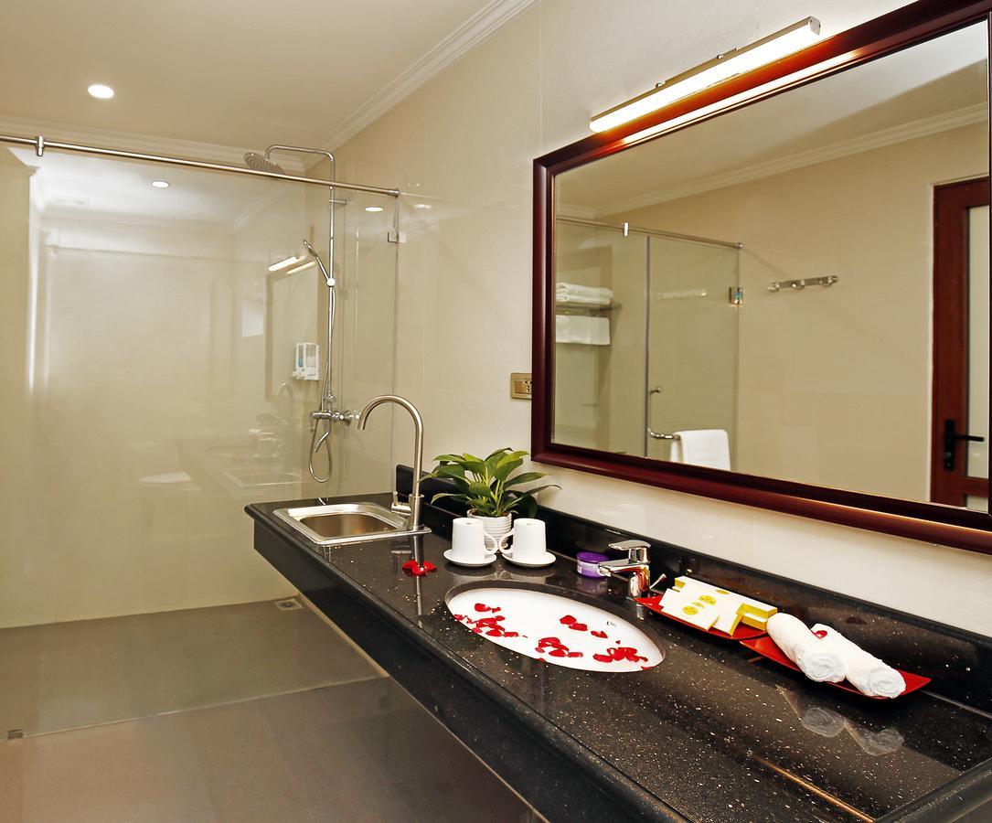 Bac Ninh Uri Hotel Exterior photo